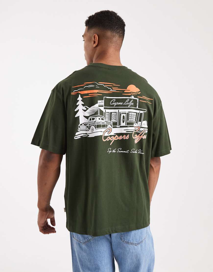 ONLY & SONS - Weites T-Shirt in Dunkelgrün mit Kaffee-Rückenprint und Vintage-Schnitt von ONLY & SONS