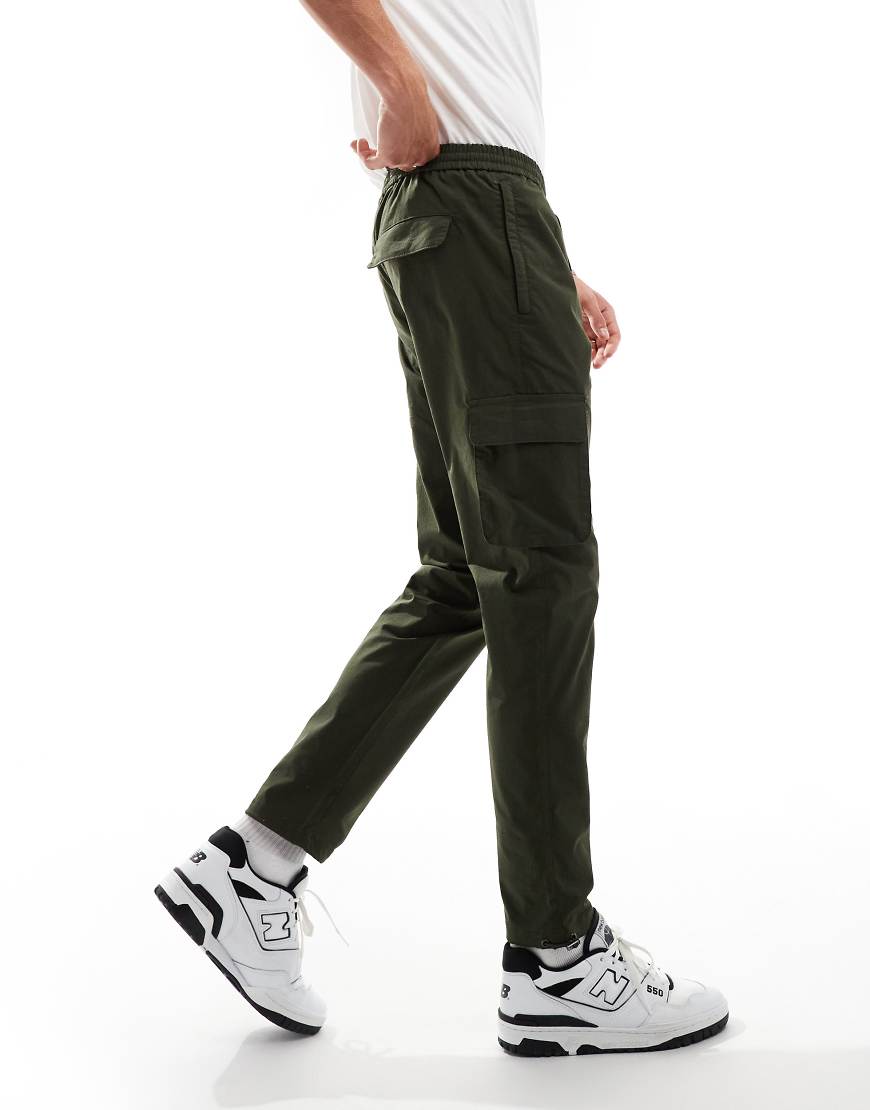 ONLY & SONS - Schmal zulaufende Funktions-Cargohose in Khaki-Grün von ONLY & SONS