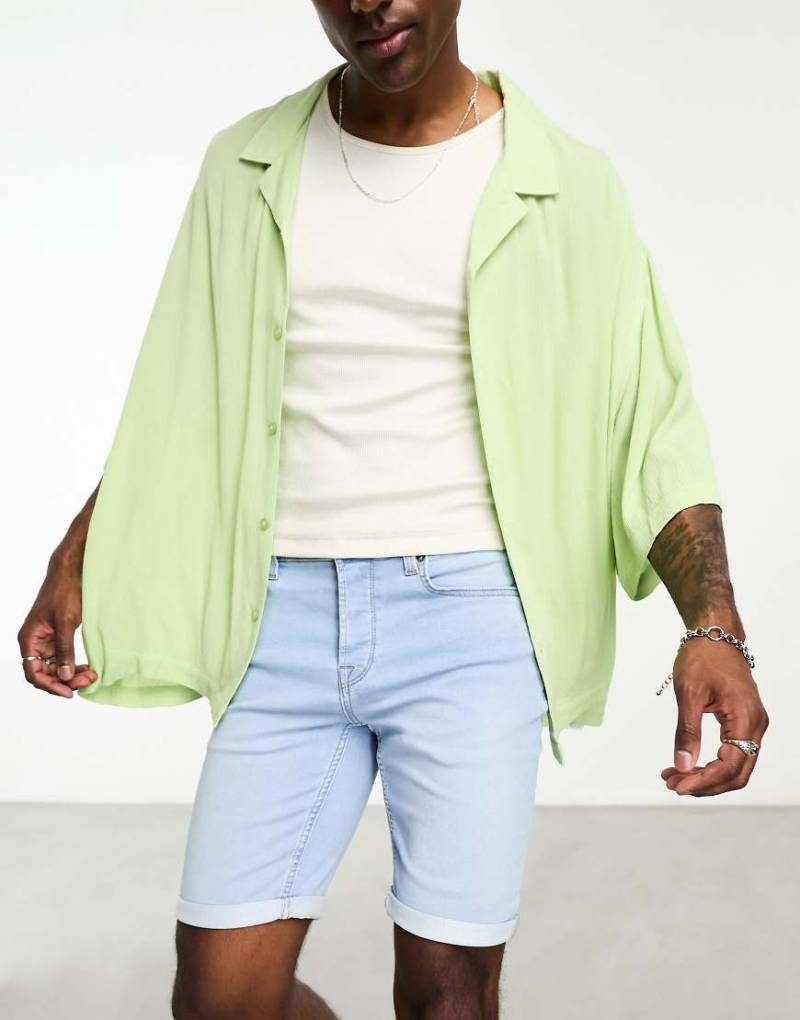 Only & Sons - Jogging-Jeansshorts in heller Waschung-Blau von ONLY & SONS