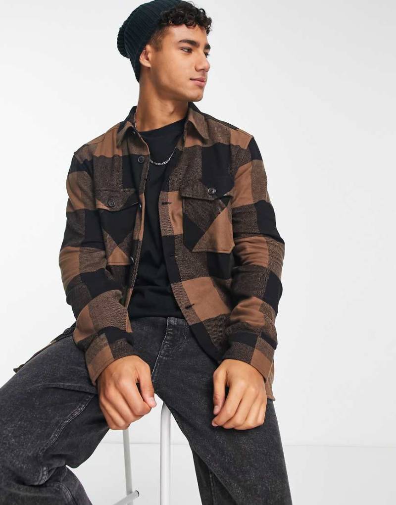 Only & Sons - Karierte Hemdjacke in Braun mit Brusttaschen von ONLY & SONS