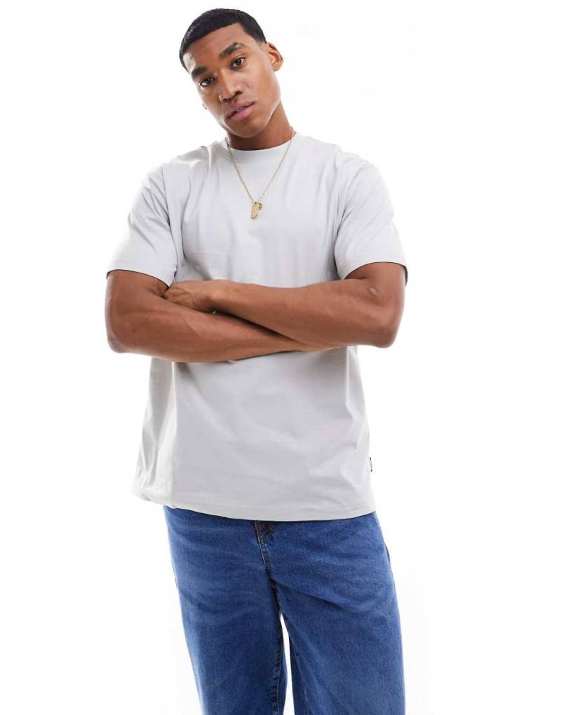 Only & Sons - Locker geschnittenes T-Shirt in Eisgrau Only & Sons - Locker geschnittenes T-Shirt in Eisgrau von ONLY & SONS