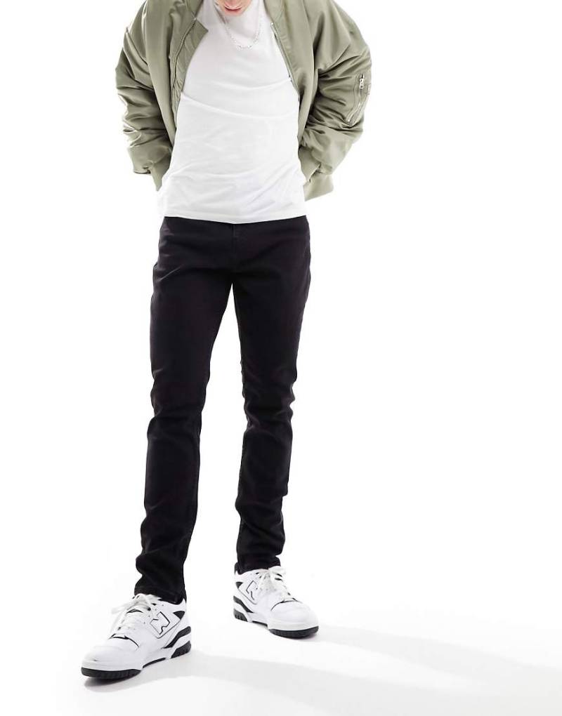 Only & Sons - Rope - Schmal zulaufende Jeans in schwarzer Waschung mit schmalem Schnitt von ONLY & SONS