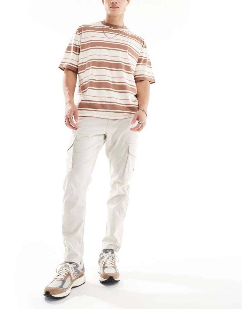 Only & Sons - Schmal zulaufende Cargohose in Ecru mit schmalem Schnitt-Neutral von ONLY & SONS