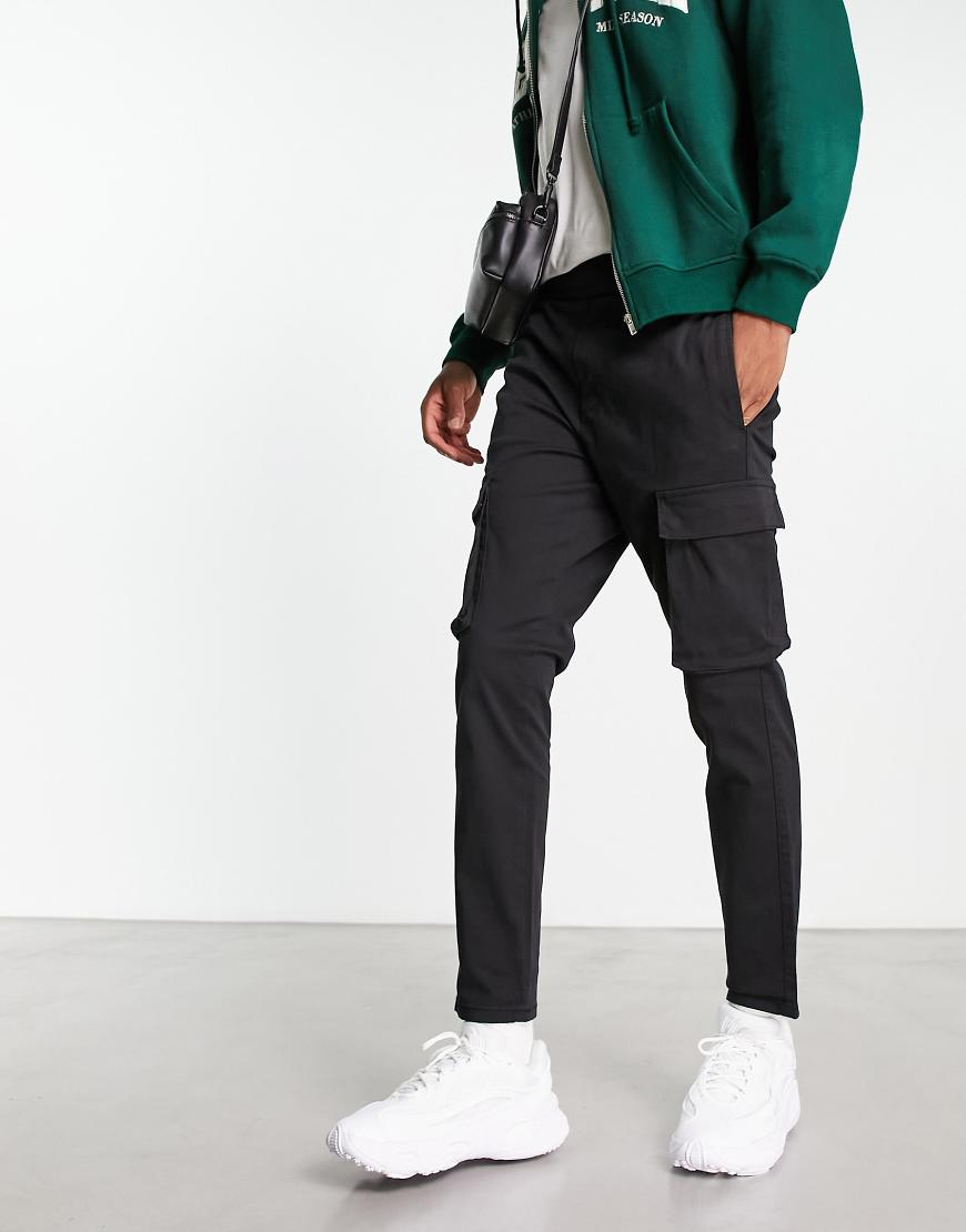 Only & Sons - Schmal zulaufende Cargohose in Schwarz mit elastischem Bund von ONLY & SONS