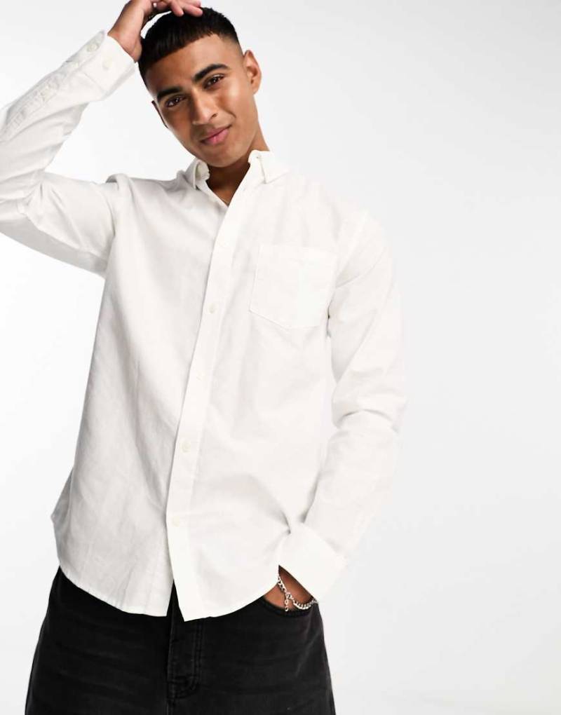 Only & Sons - Schmales Oxfordhemd mit Button-Down-Kragen in Weiß Only & Sons - Schmales Oxfordhemd mit Button-Down-Kragen in Weiß von ONLY & SONS