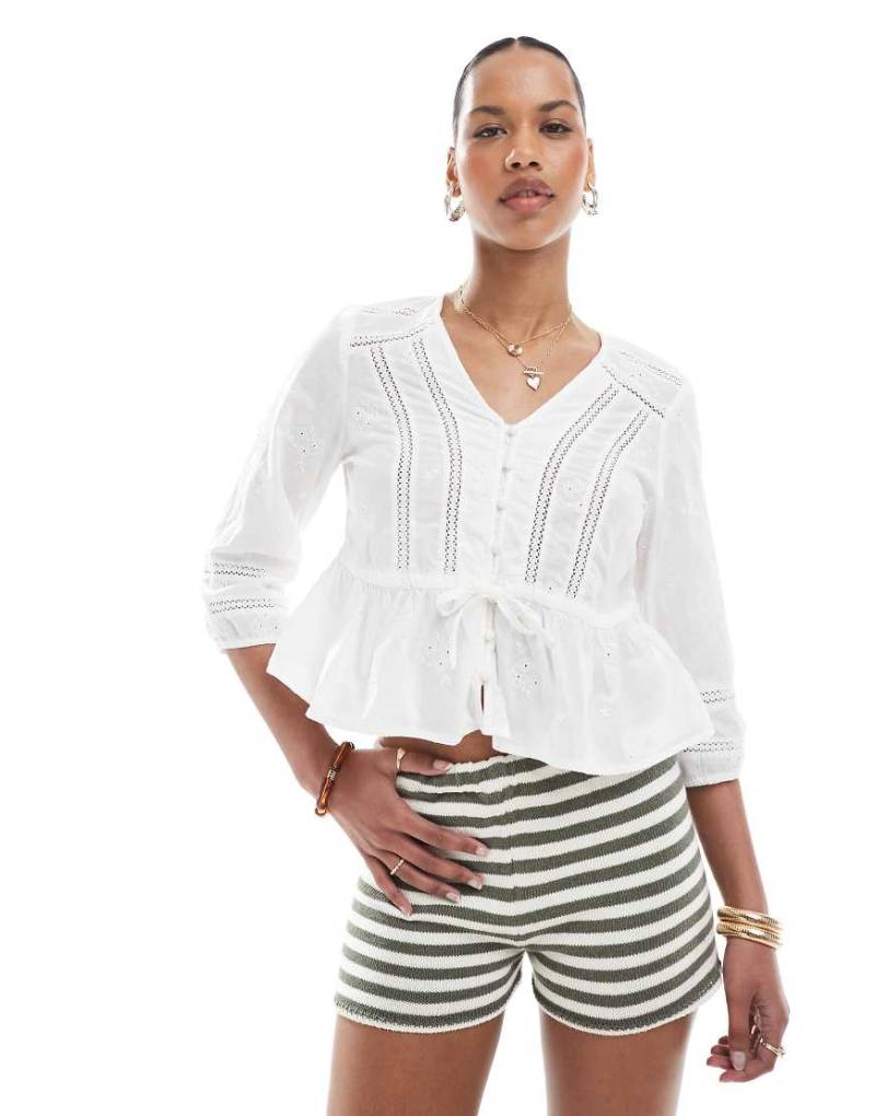 ONLY - Bluse in Weiß mit Häkeldetail von ONLY