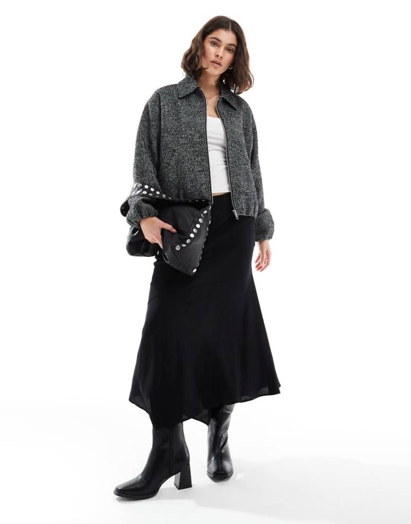 ONLY - Bomberjacke in Anthrazit mit überschnittenen Schultern und Fischgrätmuster-Schwarz von ONLY