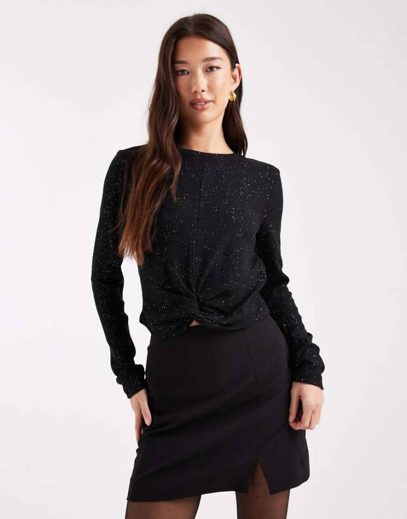 ONLY - Cropped-Oberteil in Glitzer-Schwarz mit verdrehtem Design vorne von ONLY