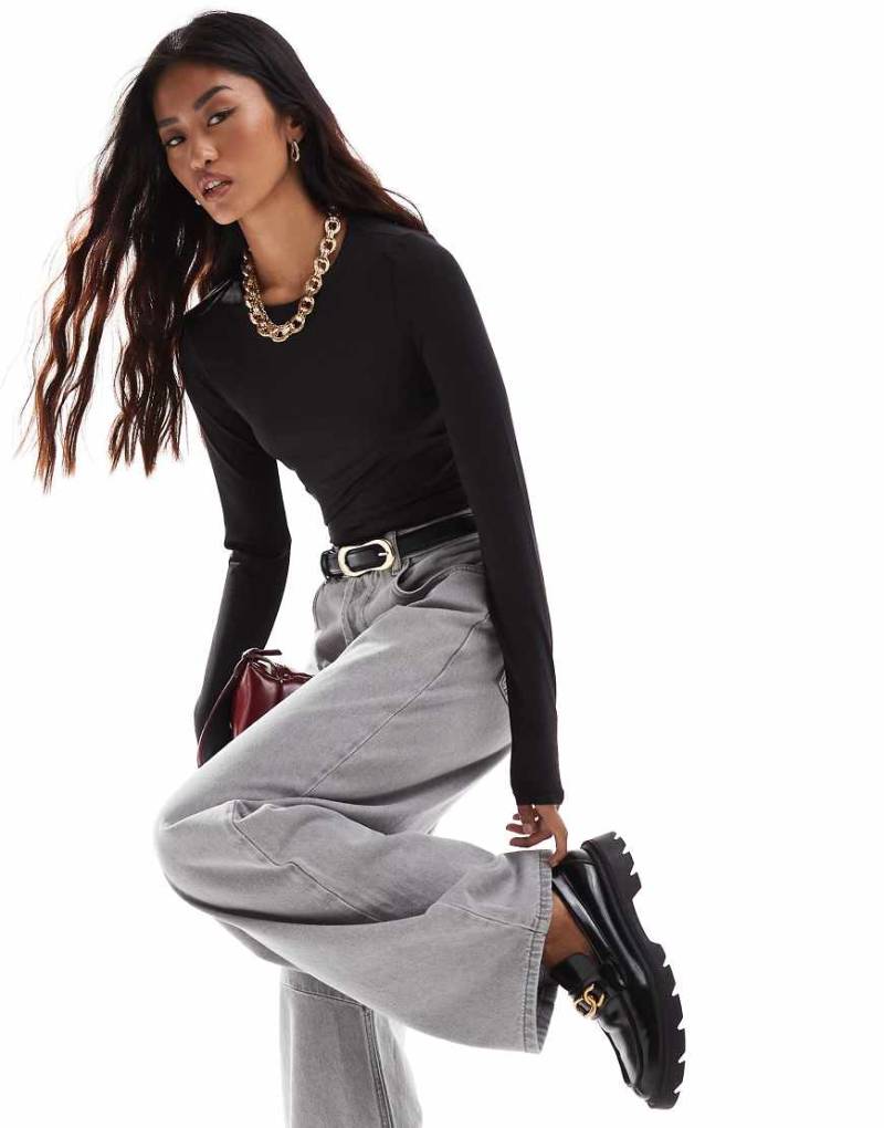 ONLY - Eng anliegender, nahtloser, langärmliger-Body in Schwarz von ONLY