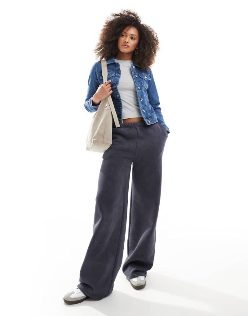 ONLY - Figurbetonte Jeansjacke in mittelblauer Waschung von ONLY