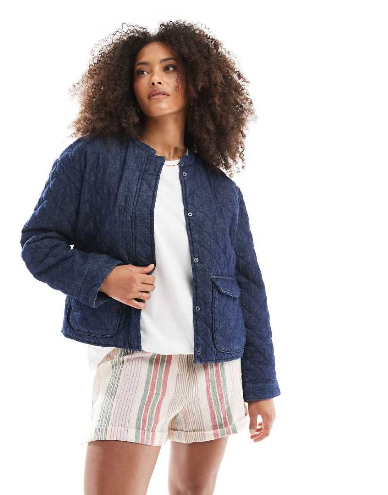 ONLY - Gesteppte Jeansjacke in Dunkelblau mit Vordertaschen von ONLY