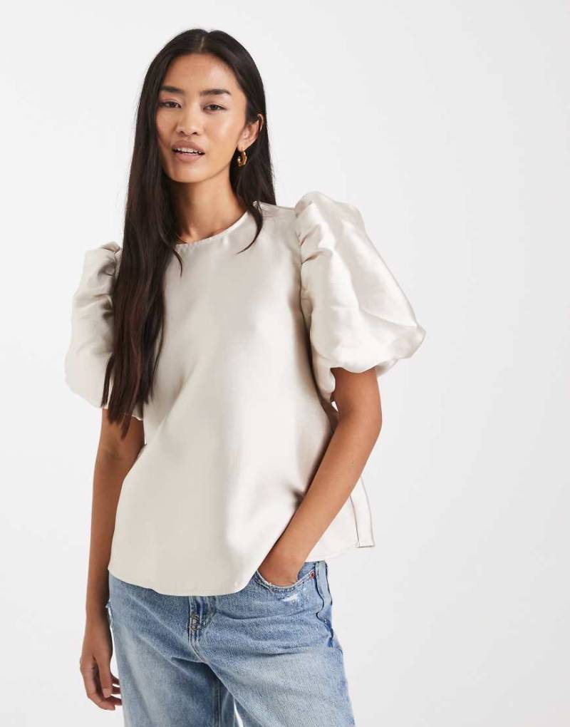 ONLY - Gewebtes Oberteil in Gold mit Puffärmeln-Goldfarben ONLY - Gewebtes Oberteil in Gold mit Puffärmeln-Goldfarben von ONLY