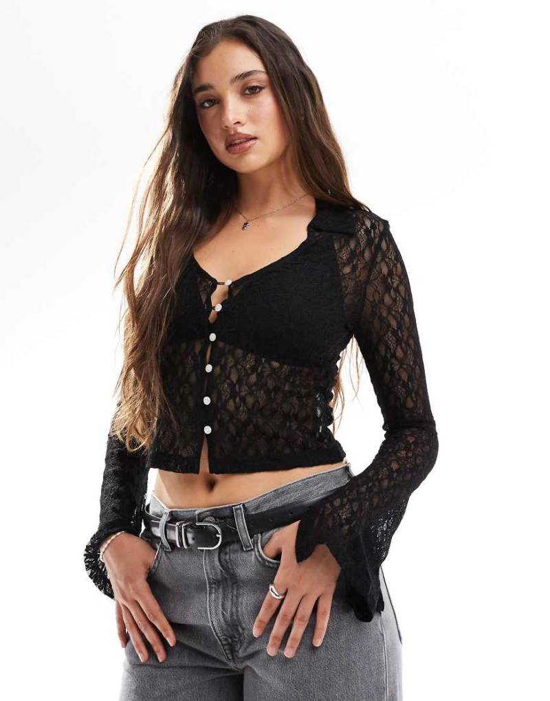 ONLY - Hemdbluse aus schwarzer Spitze mit ausgestellten Ärmeln von ONLY