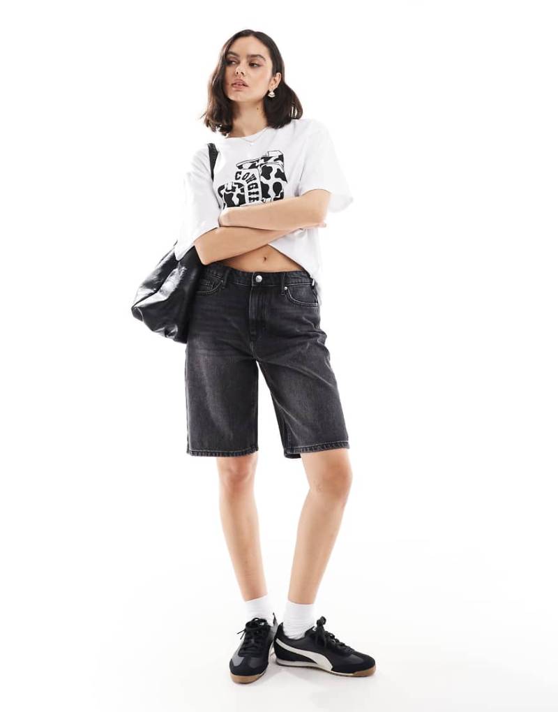 ONLY - Jeans-Jorts in verwaschenem Schwarz mit hohem Bund von ONLY