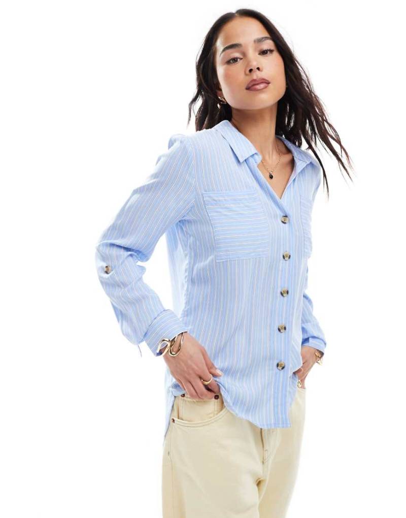 ONLY - Langärmlige Hemdbluse in gestreiftem Blau von ONLY