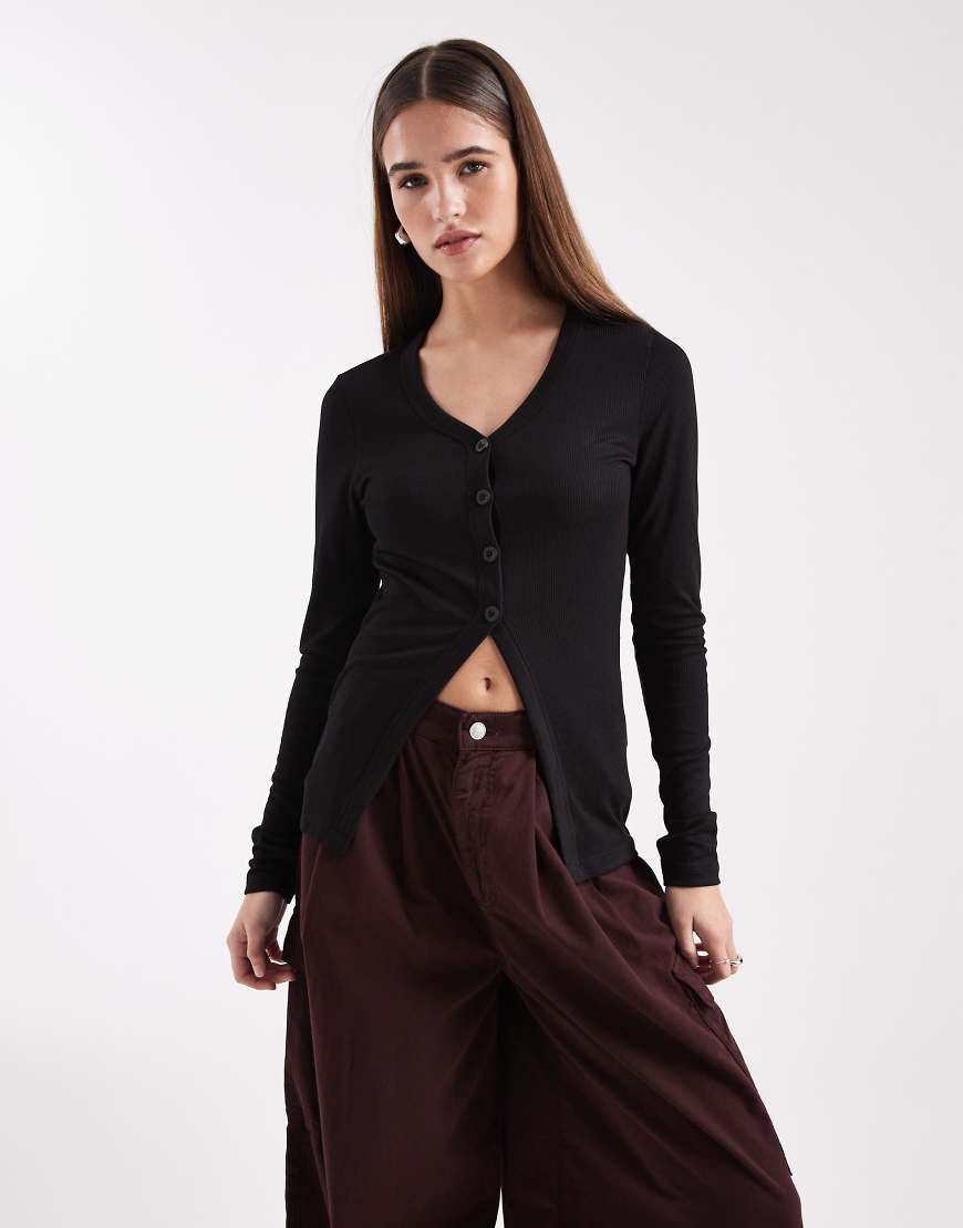 ONLY - Longline-Strickjacke in Schwarz mit offenem Saum von ONLY