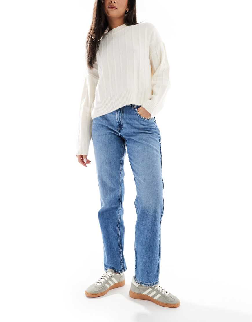 ONLY - Lumi - Mom-Jeans in mittelblauer Waschung mit mittelhohem Bund von ONLY
