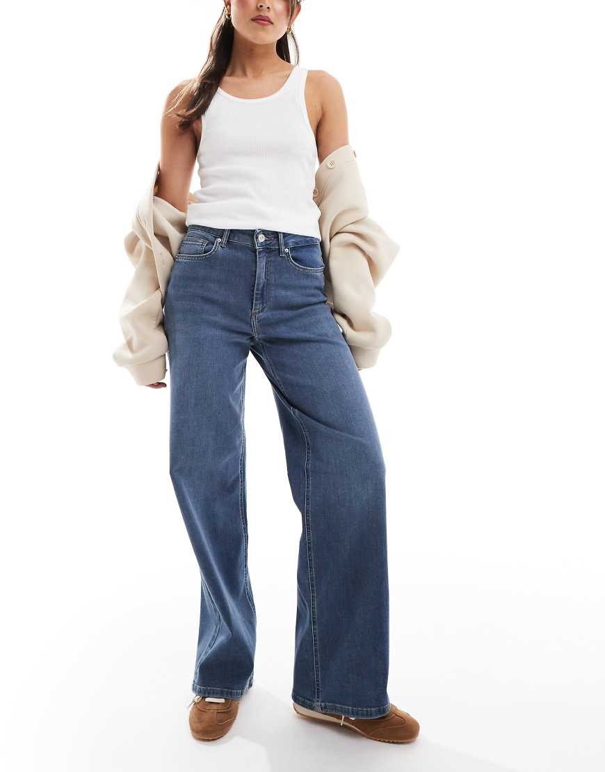 ONLY - Madison - Jeans in Mittelblau mit hohem Bund und weitem Bein von ONLY