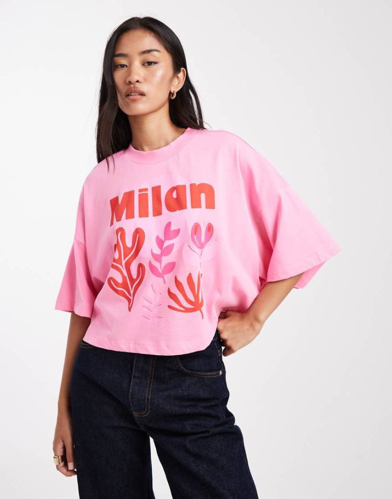 ONLY - Milan - Cropped-T-Shirt in Rosa mit Grafik von ONLY