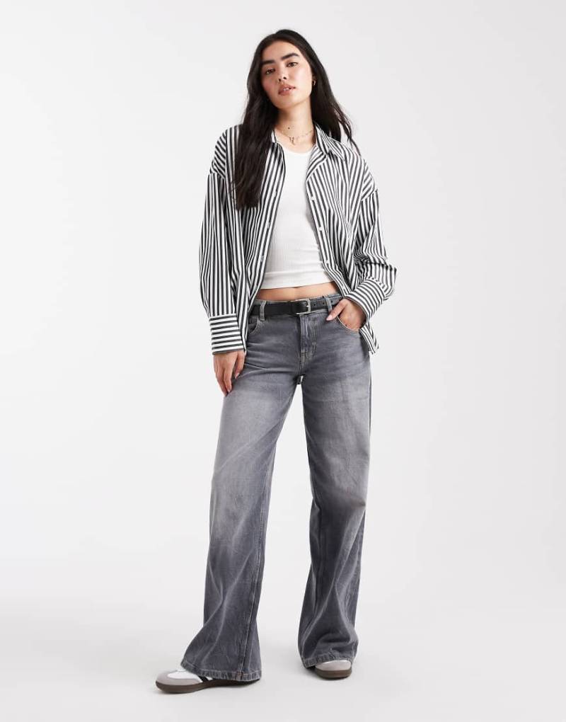 ONLY - Oversize-Hemdbluse in Schwarz mit weißen Streifen von ONLY