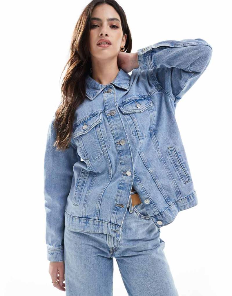 ONLY - Oversize-Jeansjacke in blauer Acid-Waschung von ONLY