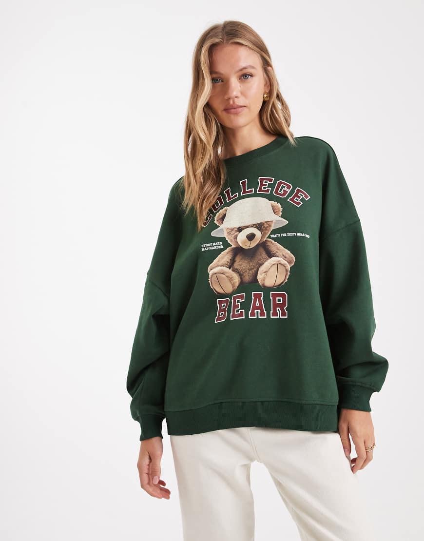 ONLY - Oversize-Sweatshirt in Dunkelgrün mit Teddybär-Aufdruck von ONLY