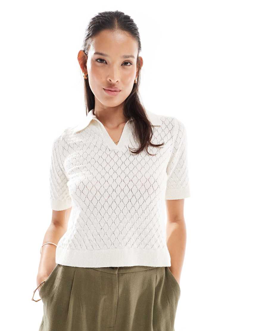 ONLY - Polohemd aus weitmaschigem Strick in Beige-Neutral von ONLY