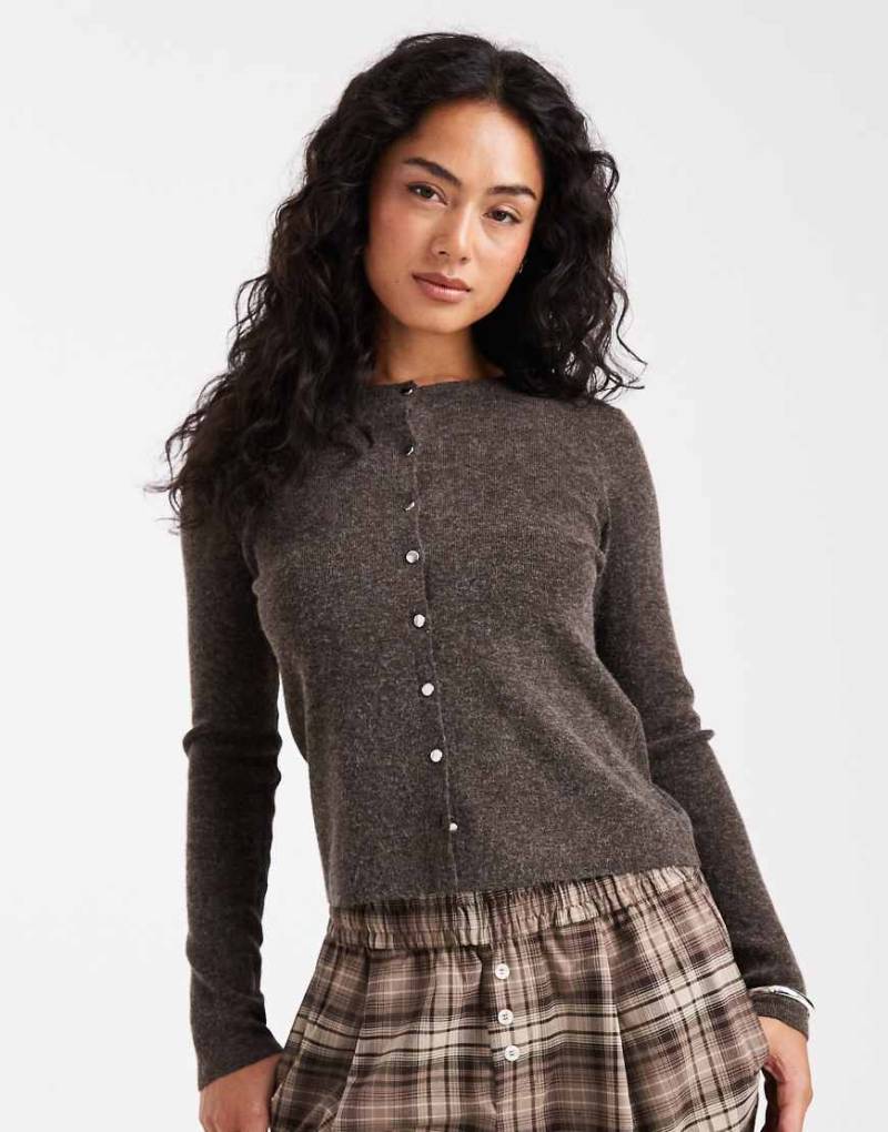 ONLY - Strickjacke aus kompaktem Strick in Braun-Brown von ONLY