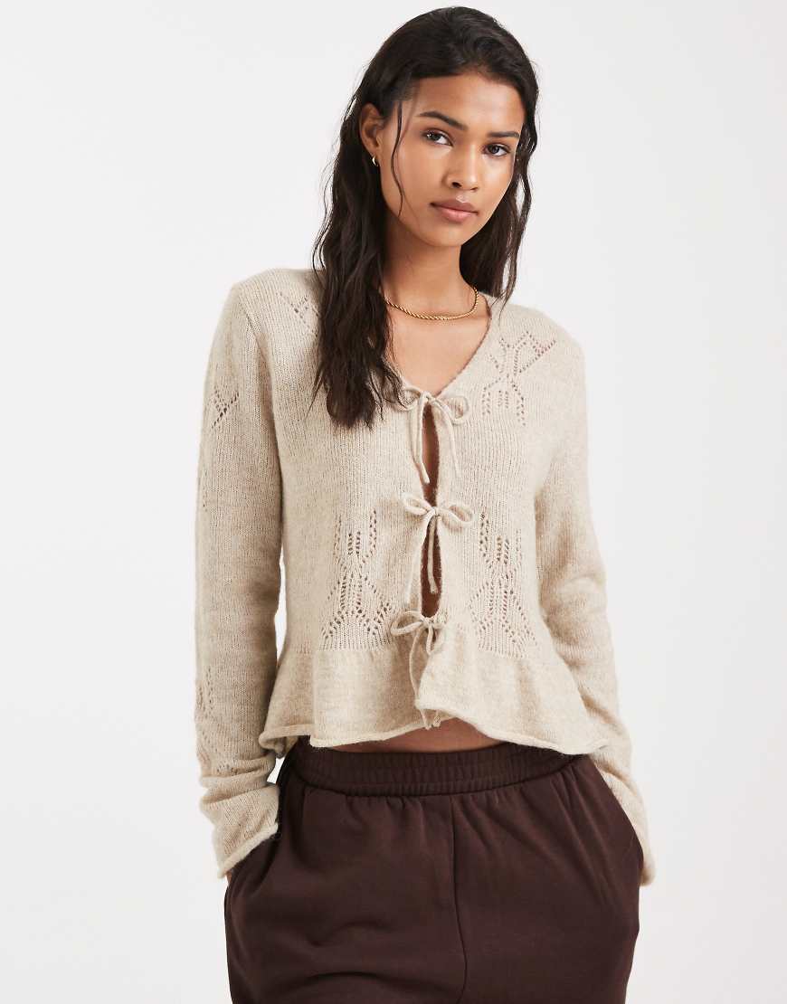 ONLY - Strickjacke in Cremeweiß mit Wollanteil und gebundener Vorderseite von ONLY