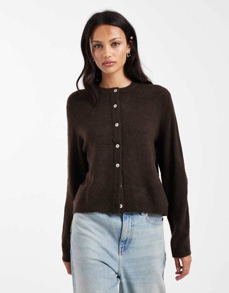 ONLY - Strickjacke in Dunkelbraun mit O-Ausschnitt-Brown von ONLY