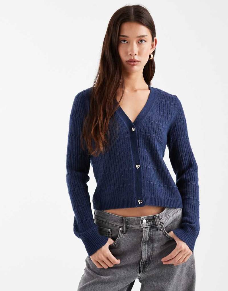 ONLY - Strickjacke in Marineblau mit V-Ausschnitt ONLY - Strickjacke in Marineblau mit V-Ausschnitt von ONLY