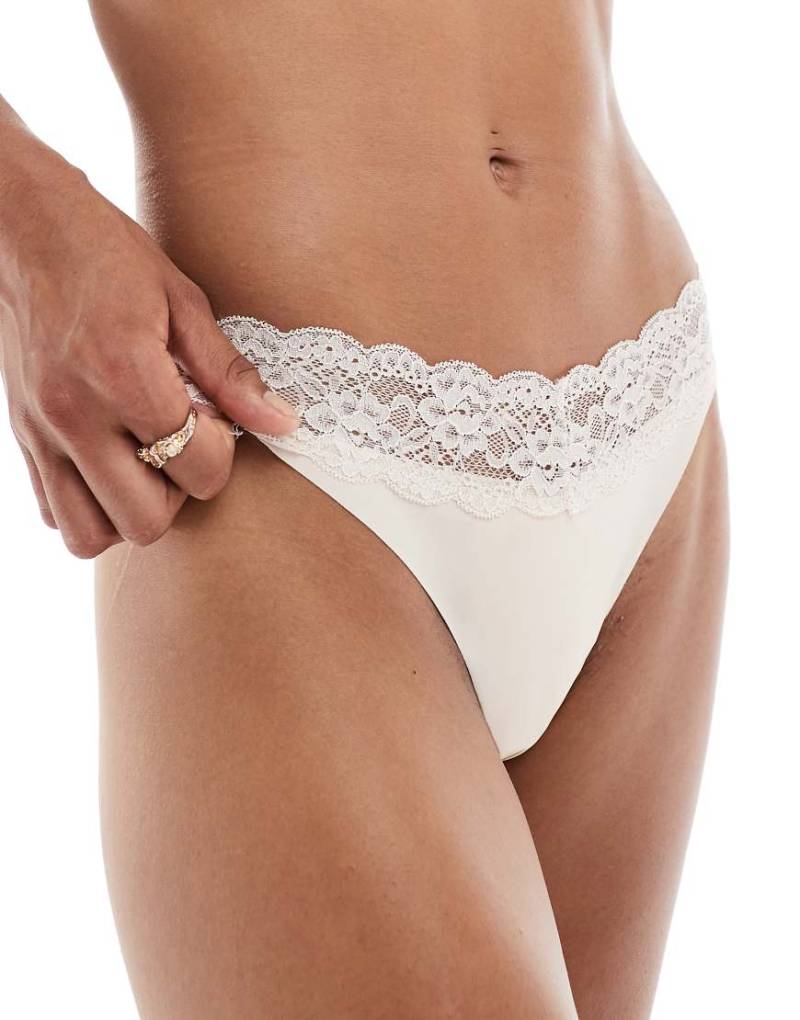 ONLY - Tanga in Neutral mit Spitzenborte von ONLY