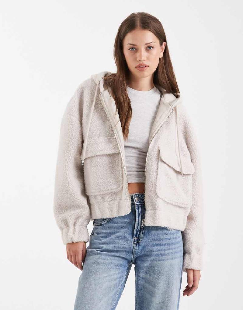 ONLY - Teddy-Jacke in Stein mit Kapuze und Taschendetails-Neutral ONLY - Teddy-Jacke in Stein mit Kapuze und Taschendetails-Neutral von ONLY