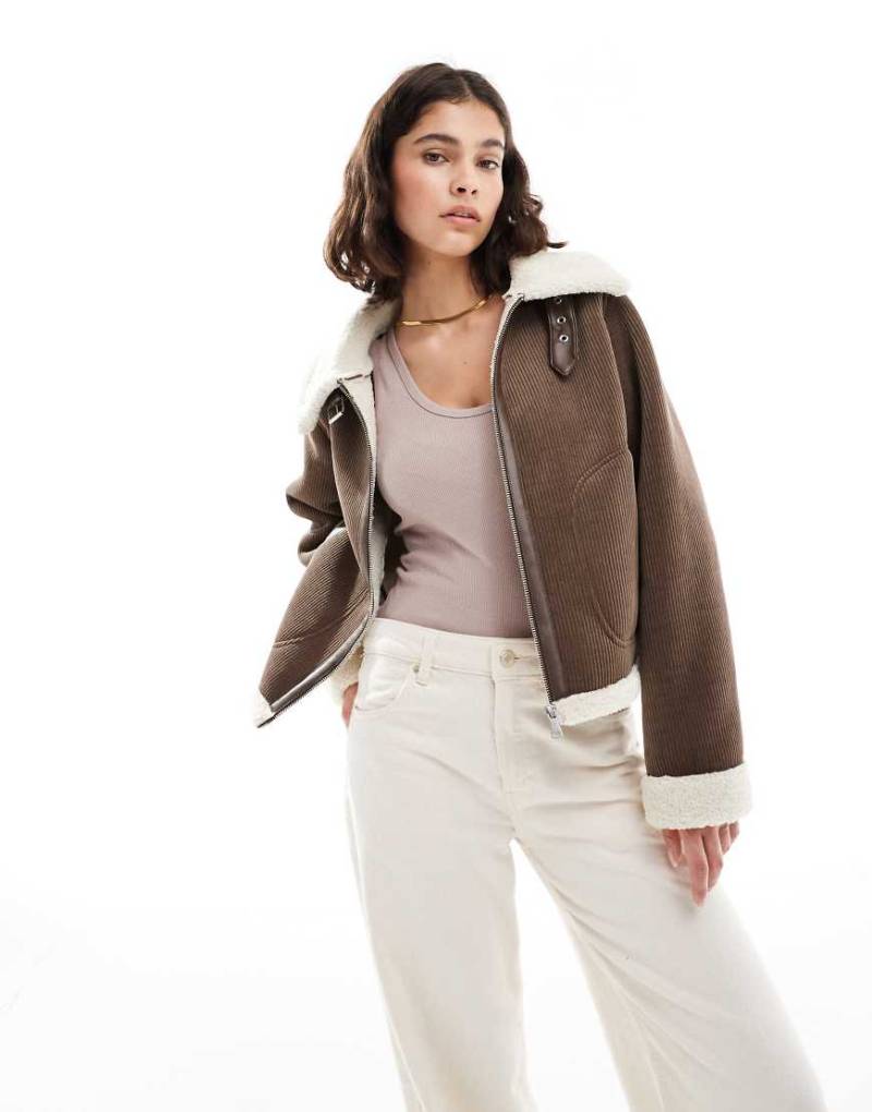 ONLY - Trucker-Mantel in Hellbraun mit Teddyfellbesatz-Brown von ONLY