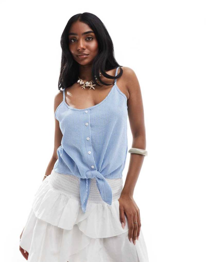 ONLY - Vorn geknotetes Cropped Trägertop in Weiß-Blau mit Streifen von ONLY