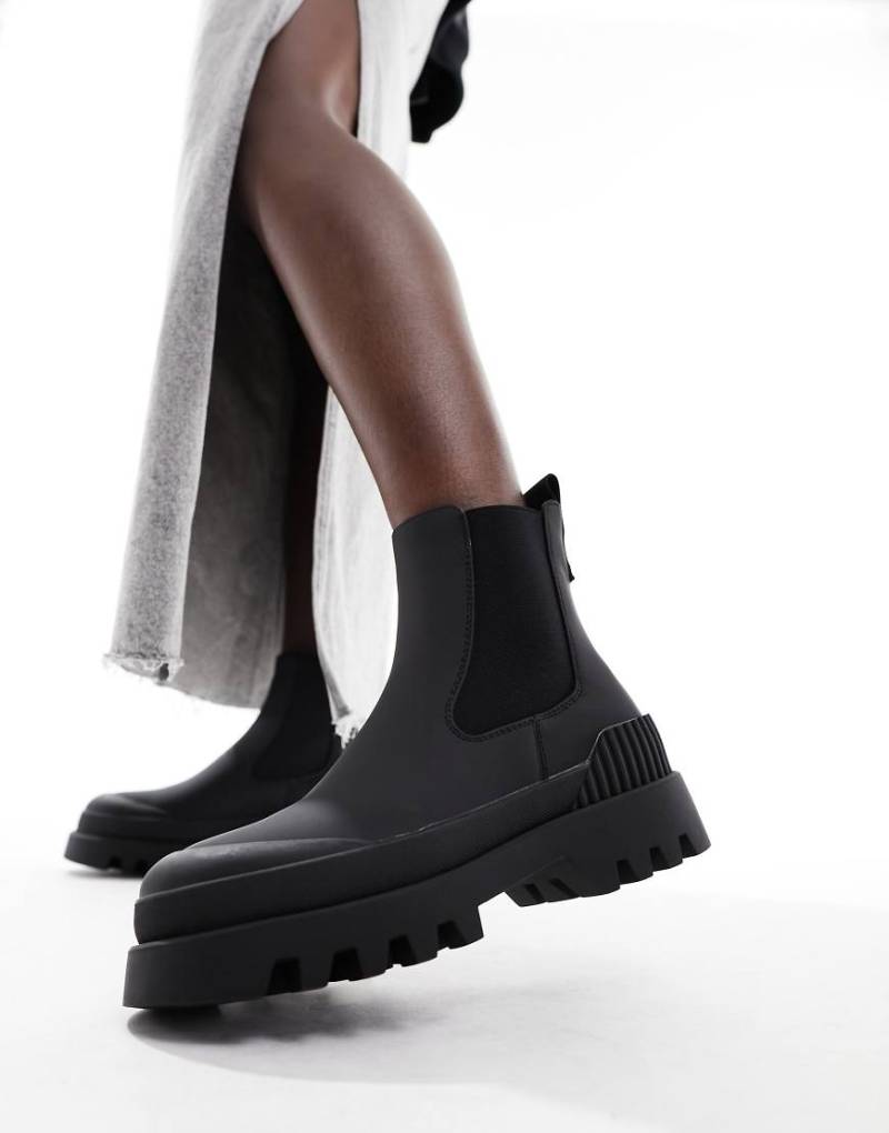 ONLY - Wasserfeste Stiefel mit dicker Plateausohle in Schwarz von ONLY