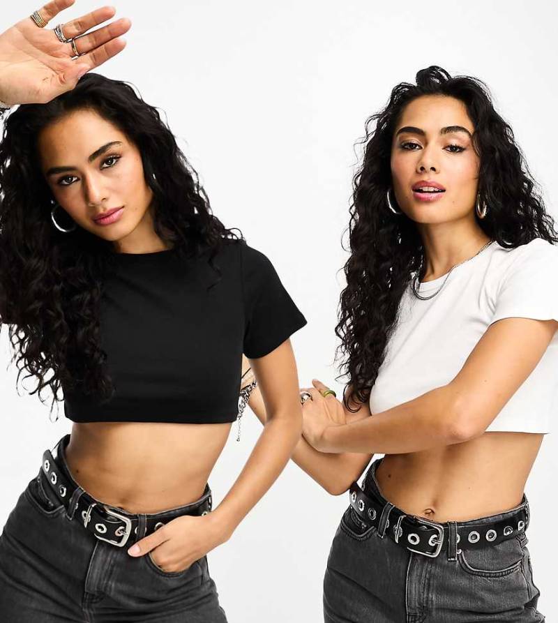 Only - 2er-Pack exklusive T-Shirts in Schwarz und Weiß mit kurzem, figurbetontem Schnitt-Bunt von ONLY