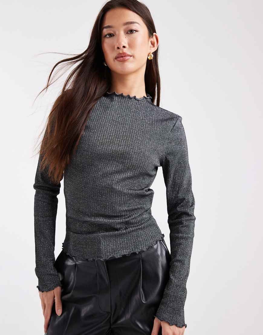 Only - Geripptes, hochgeschlossenes Oberteil in Glitzer-Schwarz mit Wellensaum von ONLY