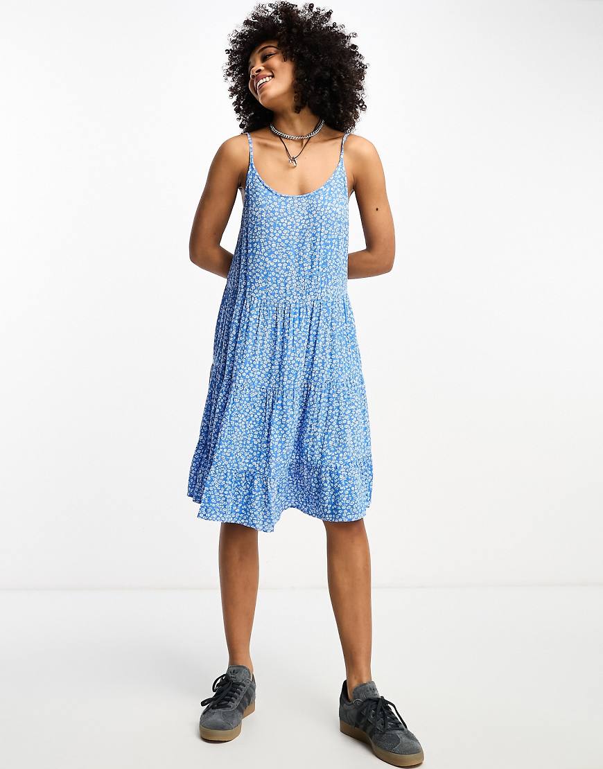 Only - Gestuftes Minikleid in Blau mit Blumenmuster von ONLY