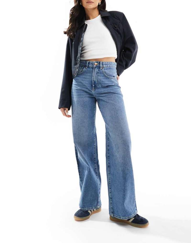 Only - Hope - Jeans in Hellblau mit hohem Bund und weitem Bein von ONLY