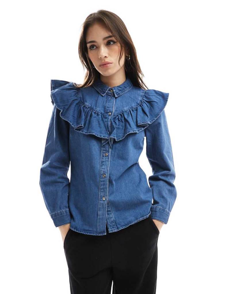 Only - Langärmliges Jeanshemd mit mittelblauer Waschung mit Rüschen von ONLY