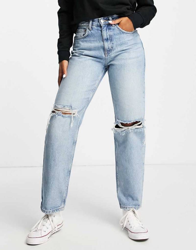 Only - Robyn - Gerade geschnittene Jeans in hellblauer Waschung mit Used-Optik von ONLY
