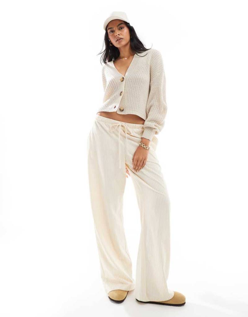 Only - Strickjacke in Stein-Neutral von ONLY