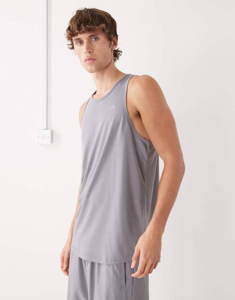 OOSC - Elite Activewear - Tanktop in Grau von OOSC