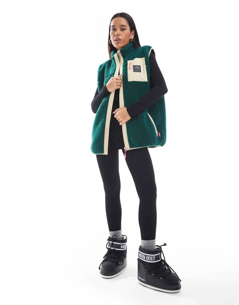 OOSC - Method - Ski-Weste für Damen in tannengrüner Lammfelloptik von OOSC