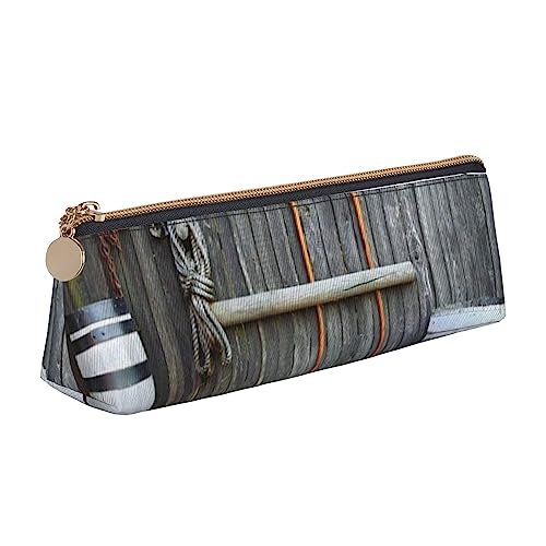 Ländliches Haus Drucken Leder Bleistift Fall Stift Beutel Dreieck Tragbare Bleistift Tasche Mit Reißverschluss Für Büro, weiß, Einheitsgröße von OPSREY