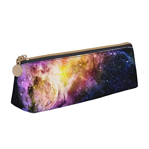 Nebula In The Universe Print Leder Bleistift Fall Stift Tasche Dreieck Tragbare Bleistift Tasche Mit Reißverschluss Für Büro, weiß, Einheitsgröße von OPSREY