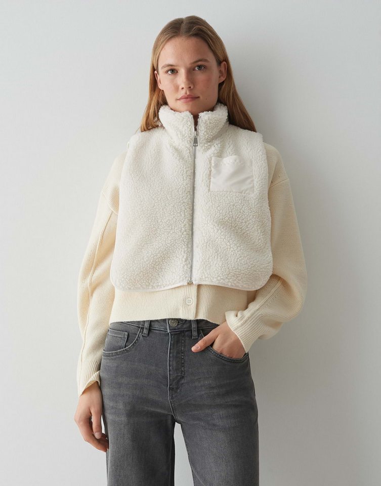 OPUS Cape ATUBA aus Teddyfell Boxy Silhouette, flauschiger Griff, aufgesetzte Tasche von OPUS