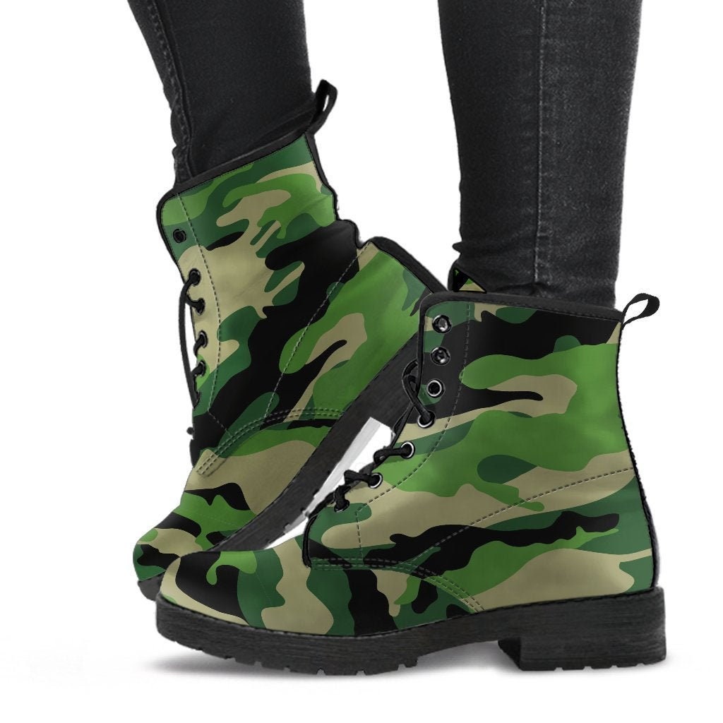 Grüne Camo Vegan Stiefel, Lederstiefel Für Frauen Militärstiefel Männer, Camouflage Stiefel Frauen, Kampf Stil Geschenk Frauen von OQStore