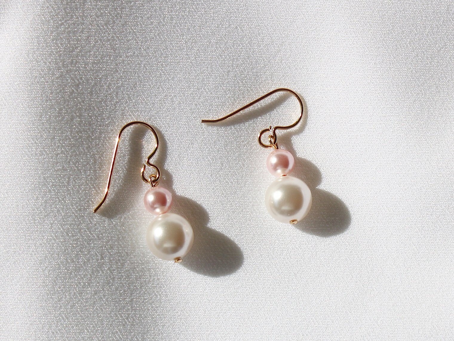 Zierliche Ohrringe/Pearl Einfache Perlenschmuck Braut Brautjungferngeschenk von ORAZHA